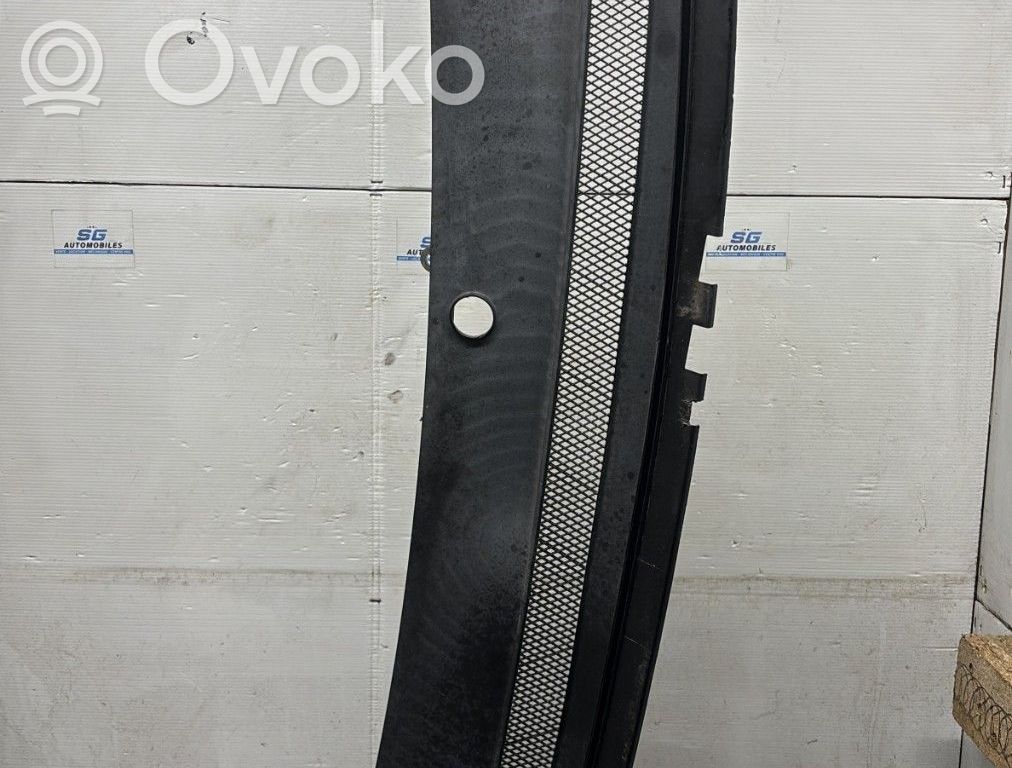 Ford Focus Wiper trim 