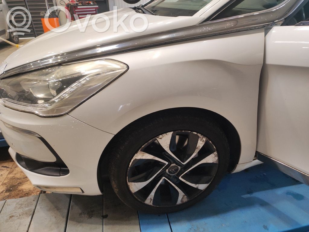 Citroen DS5 Spārns 