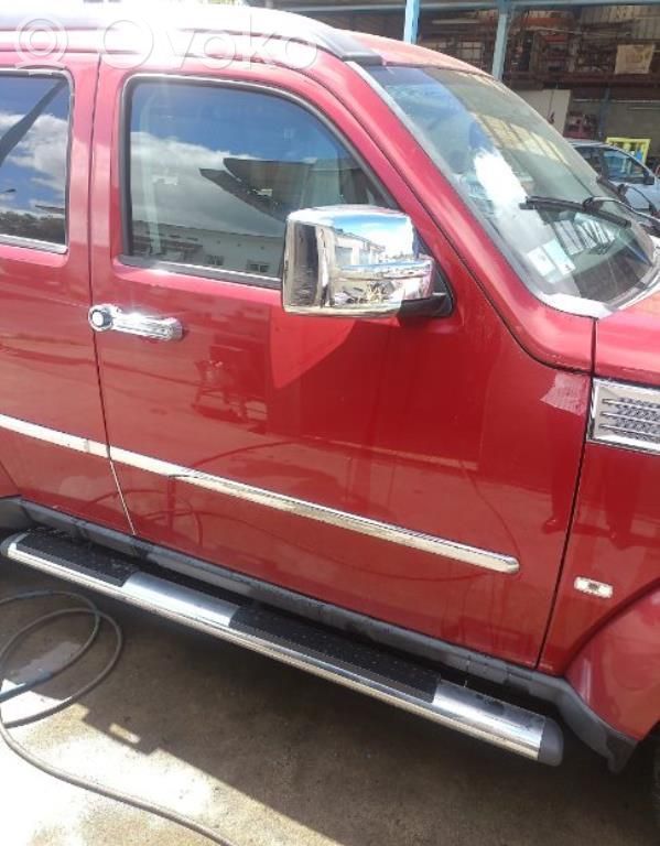 Dodge Nitro Durvis 