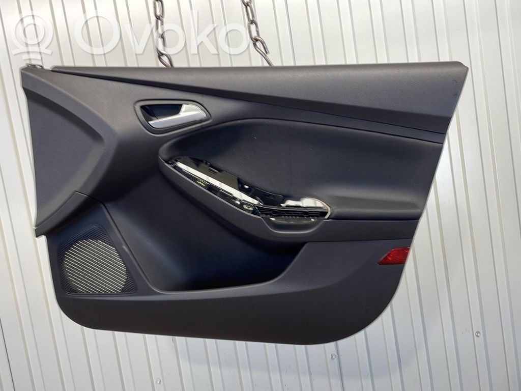 Ford Focus Priekšējo durvju apdare 