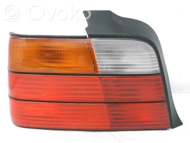 BMW 3 E36 Aizmugurējais lukturis virsbūvē 