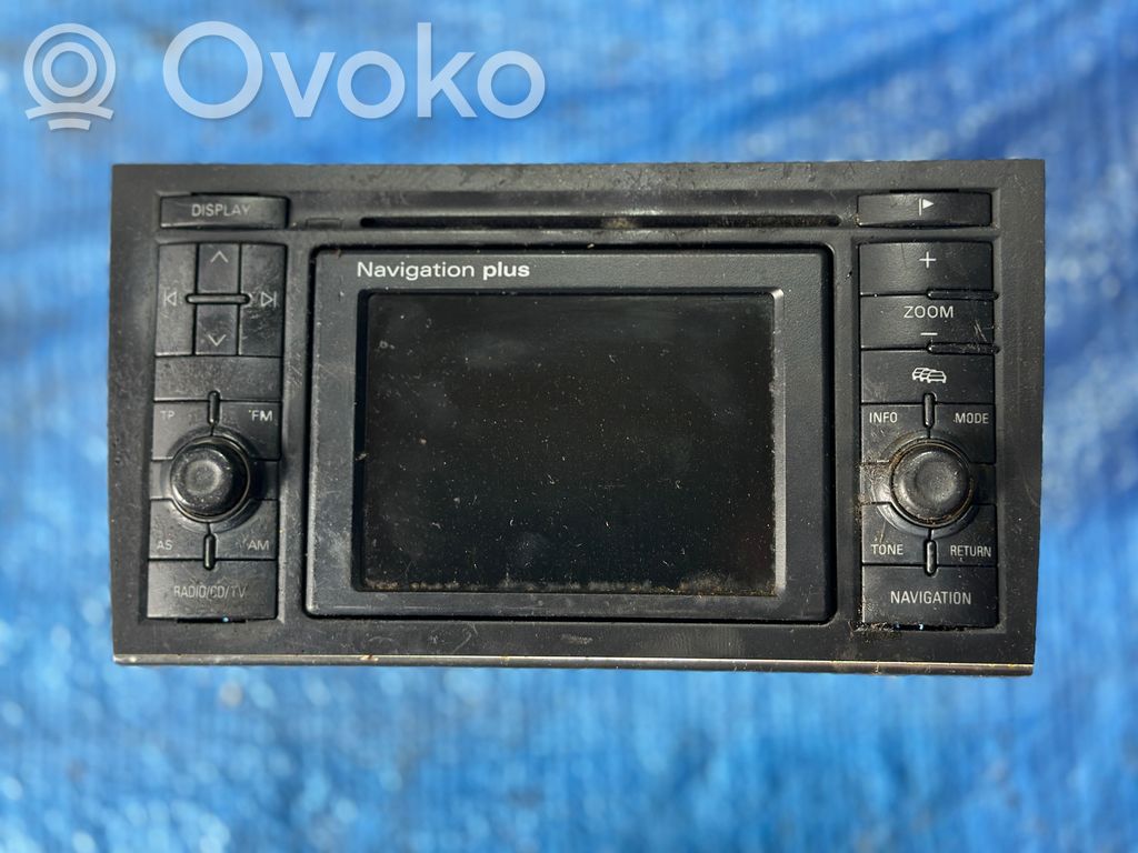 Audi A4 S4 B6 8E 8H Panel / Radioodtwarzacz CD/DVD/GPS 