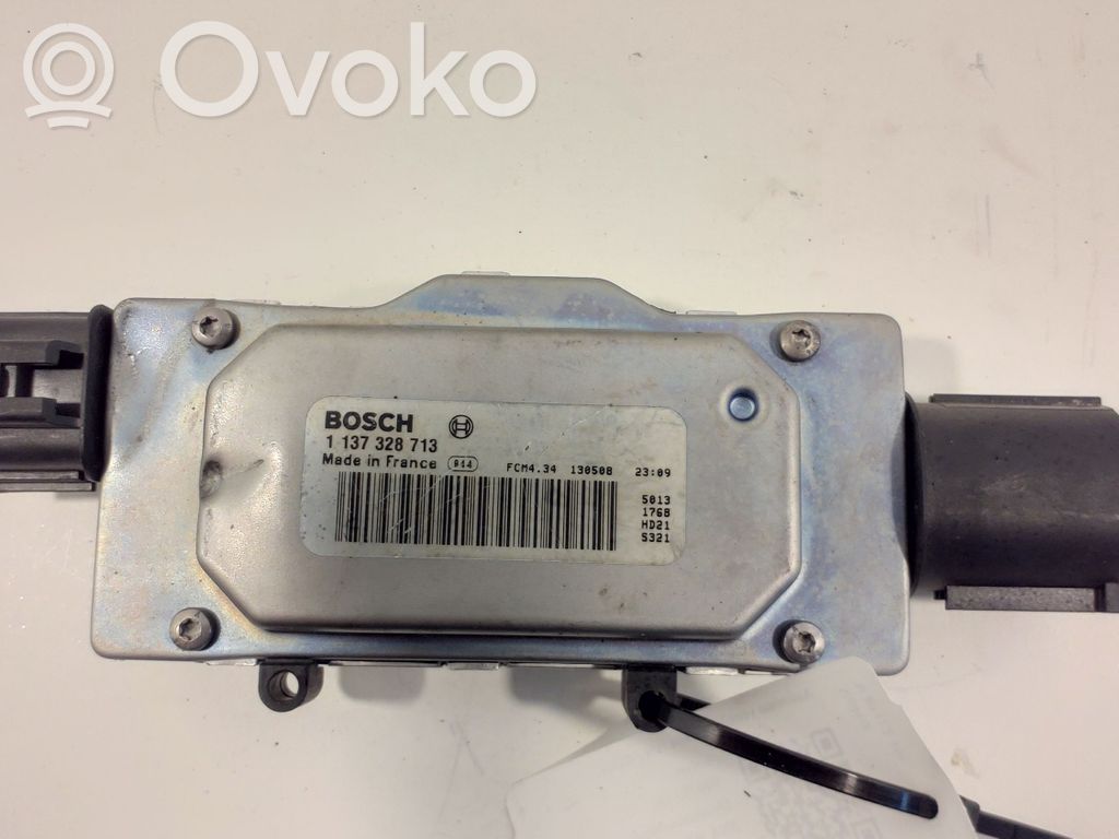 Volvo V40 Coolant fan relay 