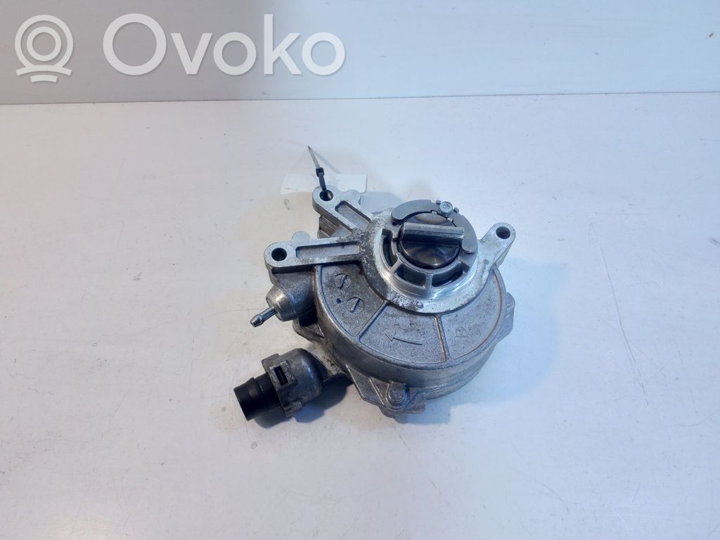 BMW 7 F01 F02 F03 F04 Vacuum pump 