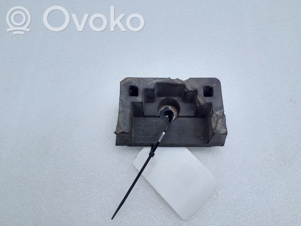 Audi Q7 4L Jacking socket point 