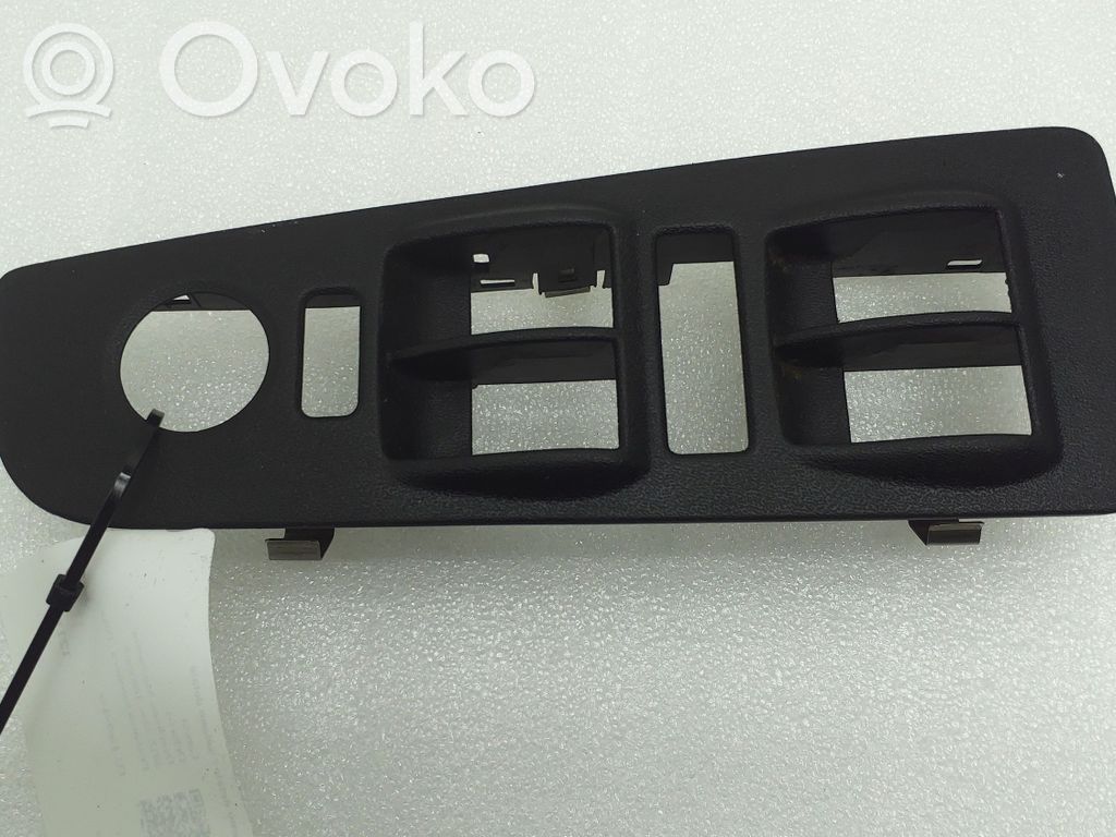 Lancia Delta III Front door window switch trim 
