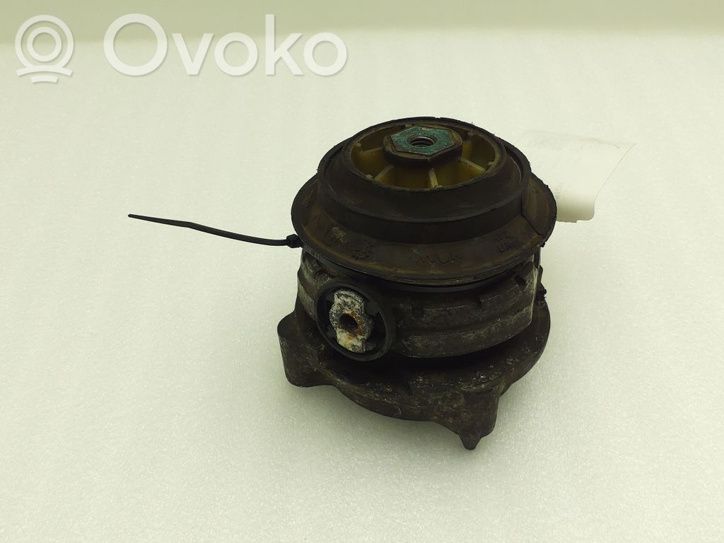 Audi A8 S8 D3 4E Engine mount bracket 