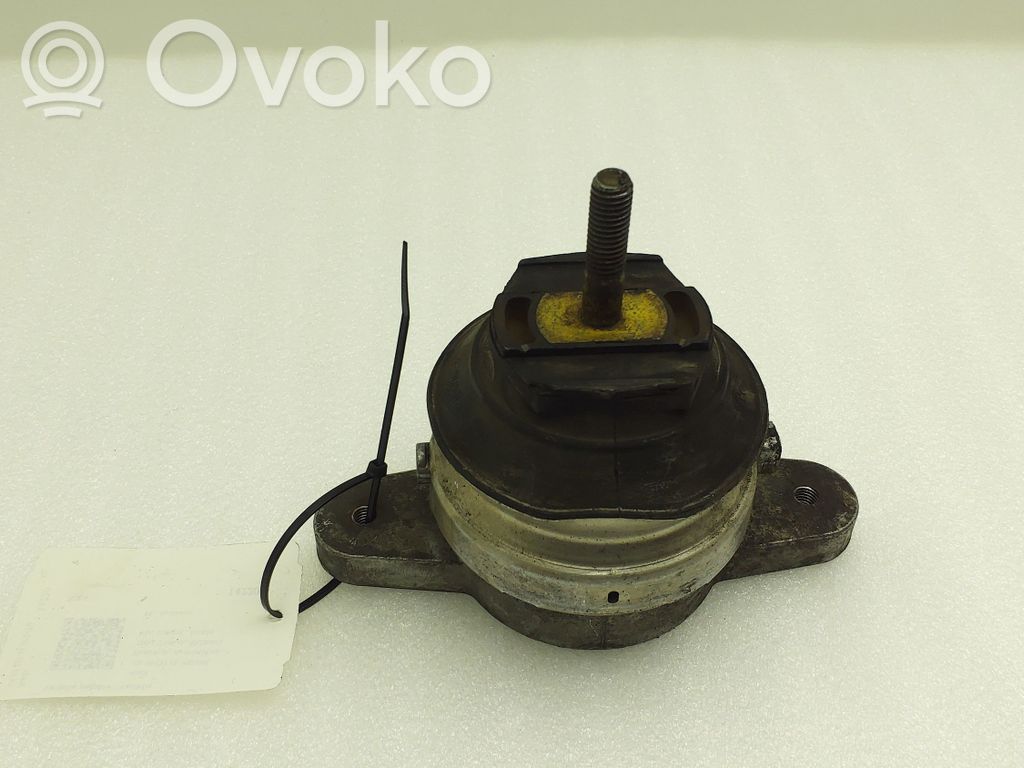 Audi A8 S8 D3 4E Engine mount bracket 