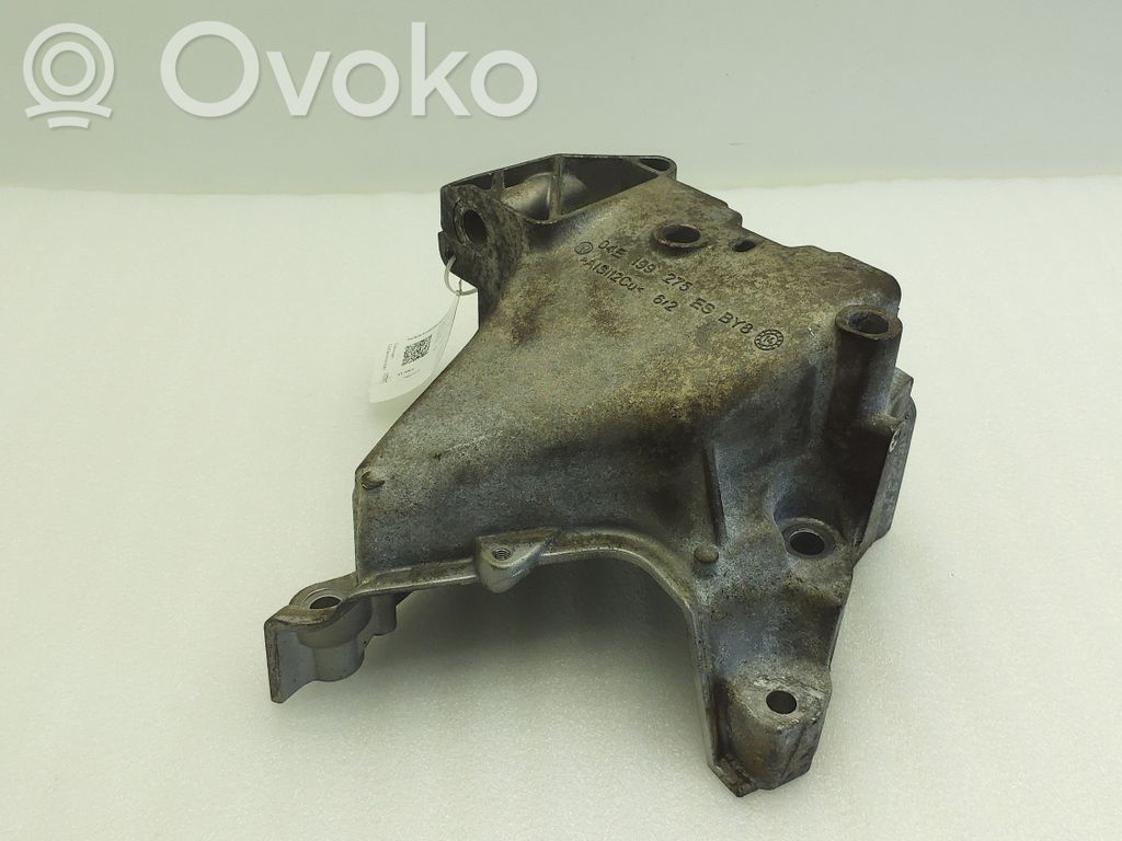 Volkswagen Golf Sportsvan Engine mounting bracket 