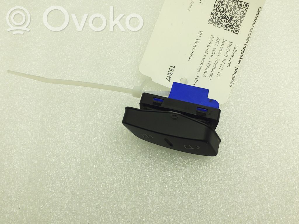 Volkswagen PASSAT B7 Central locking switch button 
