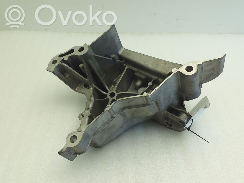 Volkswagen Scirocco Engine mounting bracket 