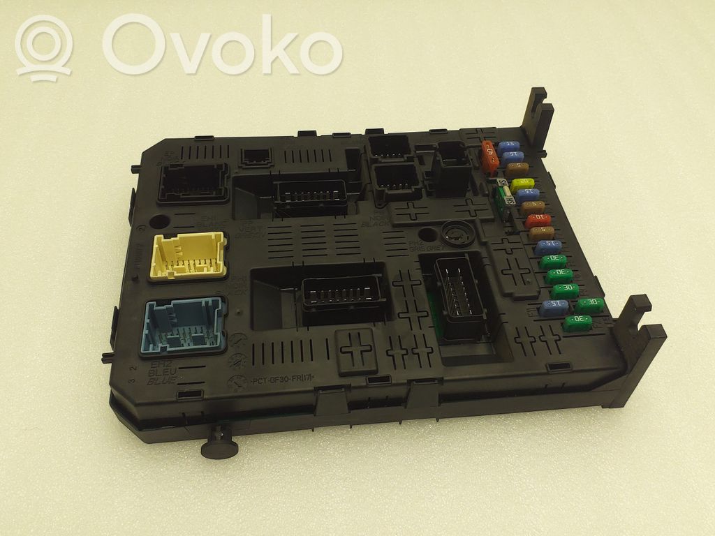 Peugeot RCZ Fuse module 