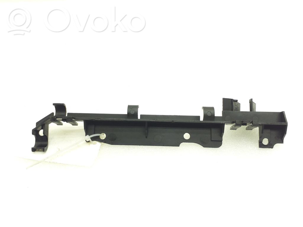 BMW Z4 E85 E86 Muu moottoritilan osa 