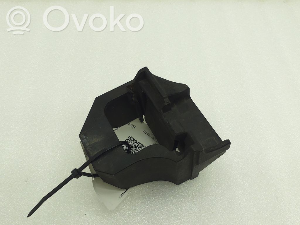 Radiator mount bracket   7807185,17117807185