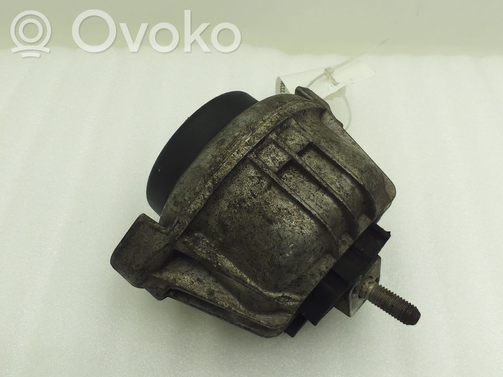 BMW 3 E90 E91 Engine mount bracket 
