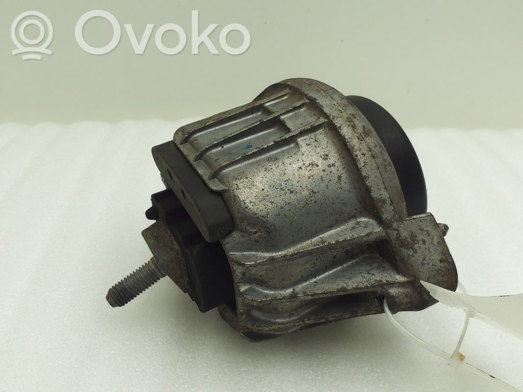 BMW 3 E90 E91 Engine mount bracket 