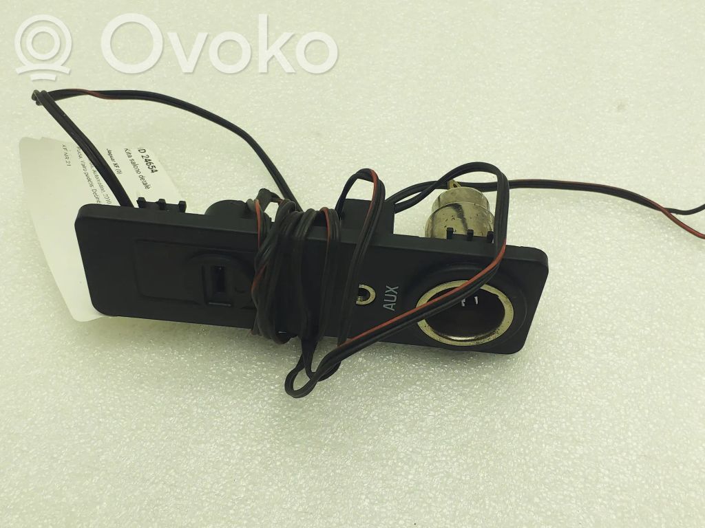 Jaguar XF X250 AUX in-socket connector 