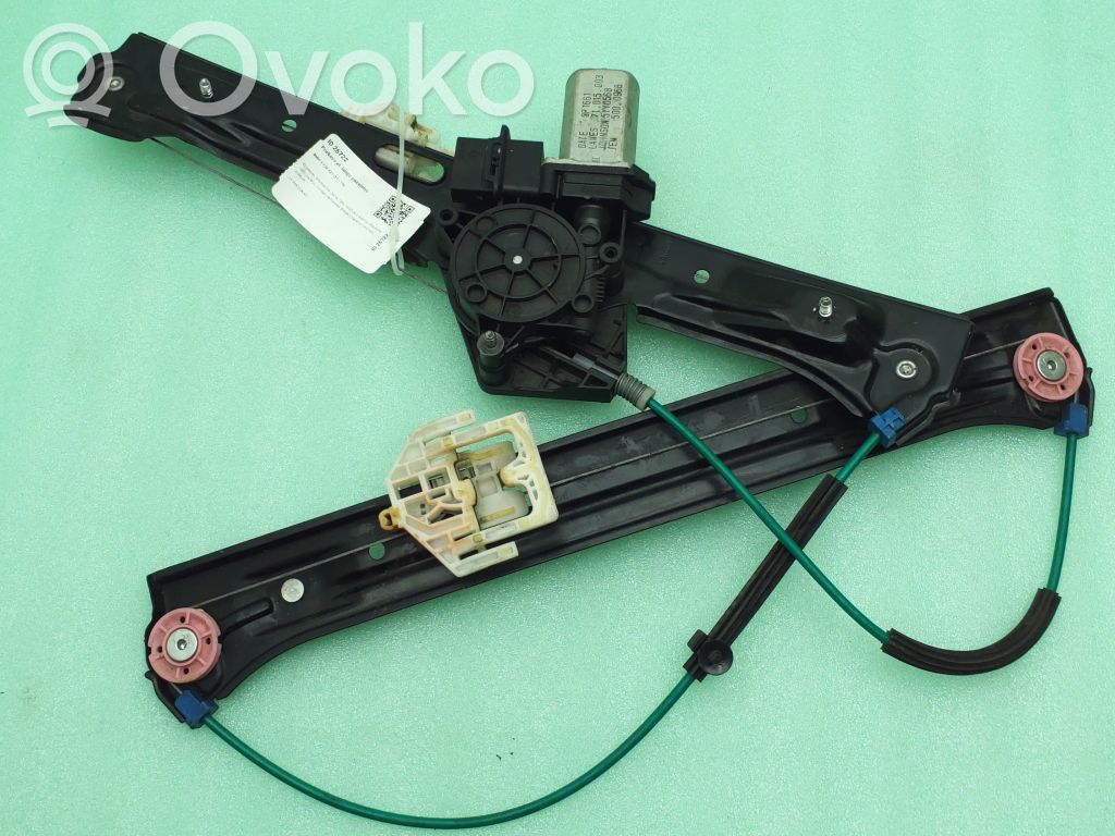 BMW 1 F20 F21 Front door window regulator with motor 