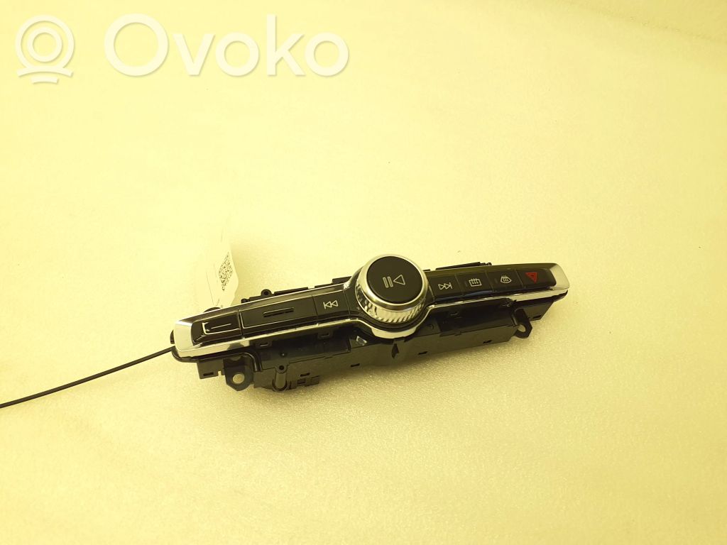 Volvo XC40 Head unit multimedia control 