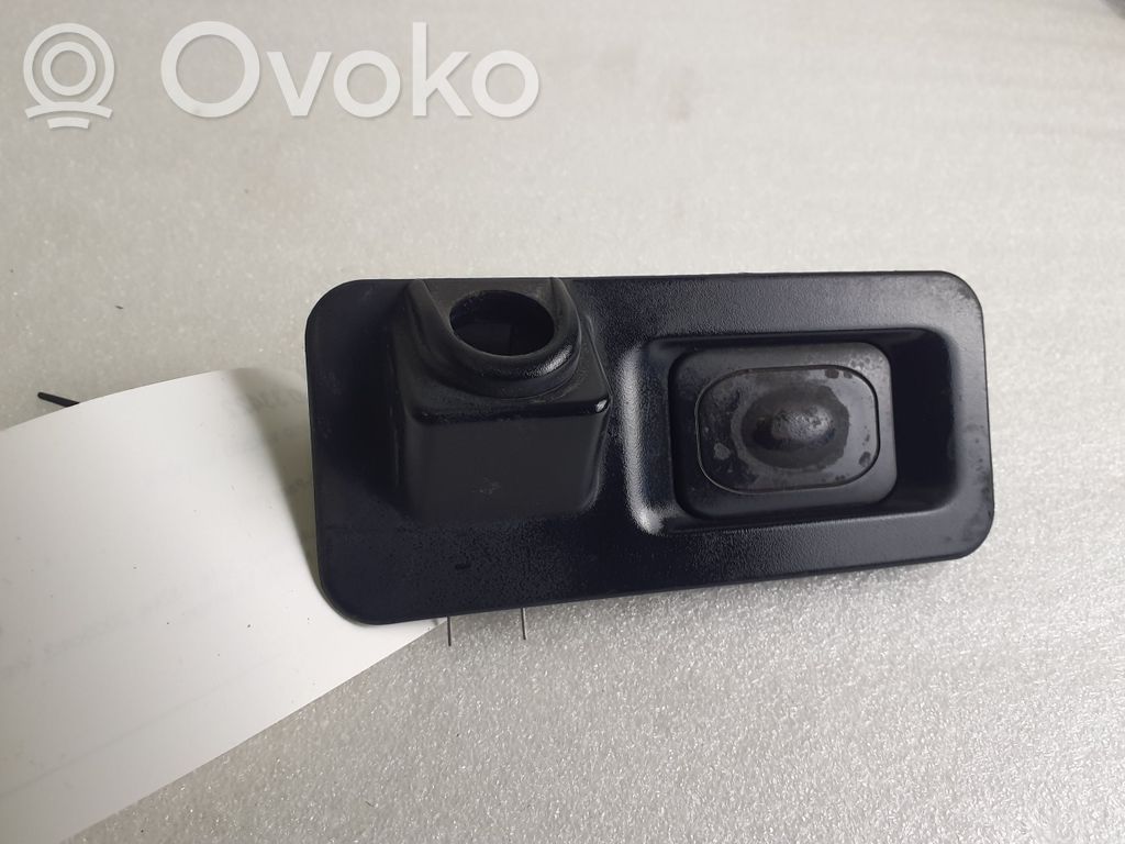 Jaguar E-Pace Tailgate opening switch 