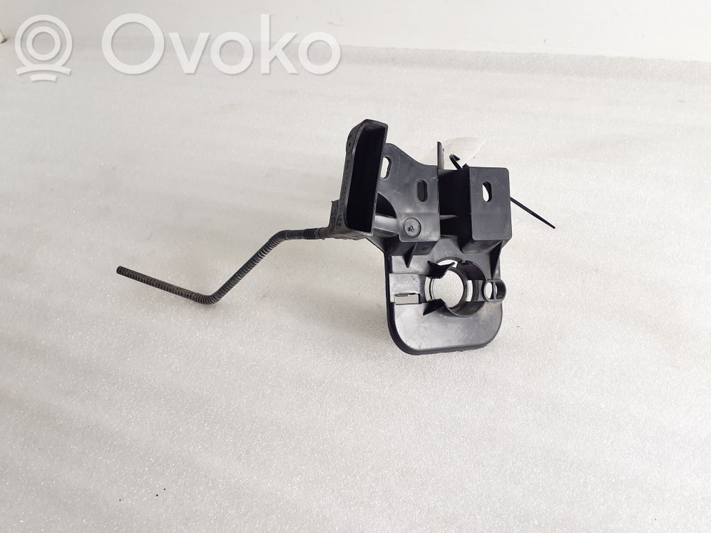 Opel Vivaro Kita variklio skyriaus detalė 