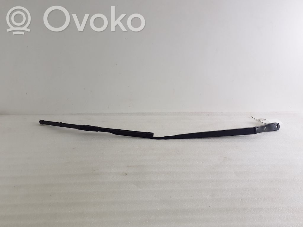Opel Vivaro Front wiper blade arm 