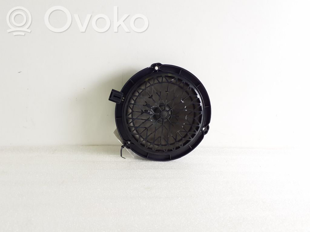 Opel Vivaro Front door speaker 