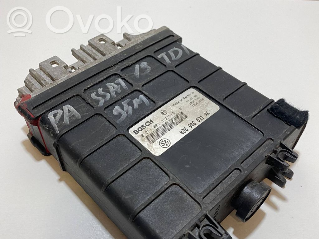 Volkswagen PASSAT B4 Engine control unit/module 