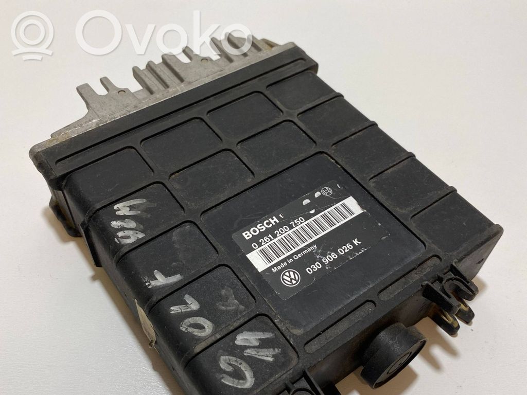 Volkswagen Golf III Engine control unit/module 