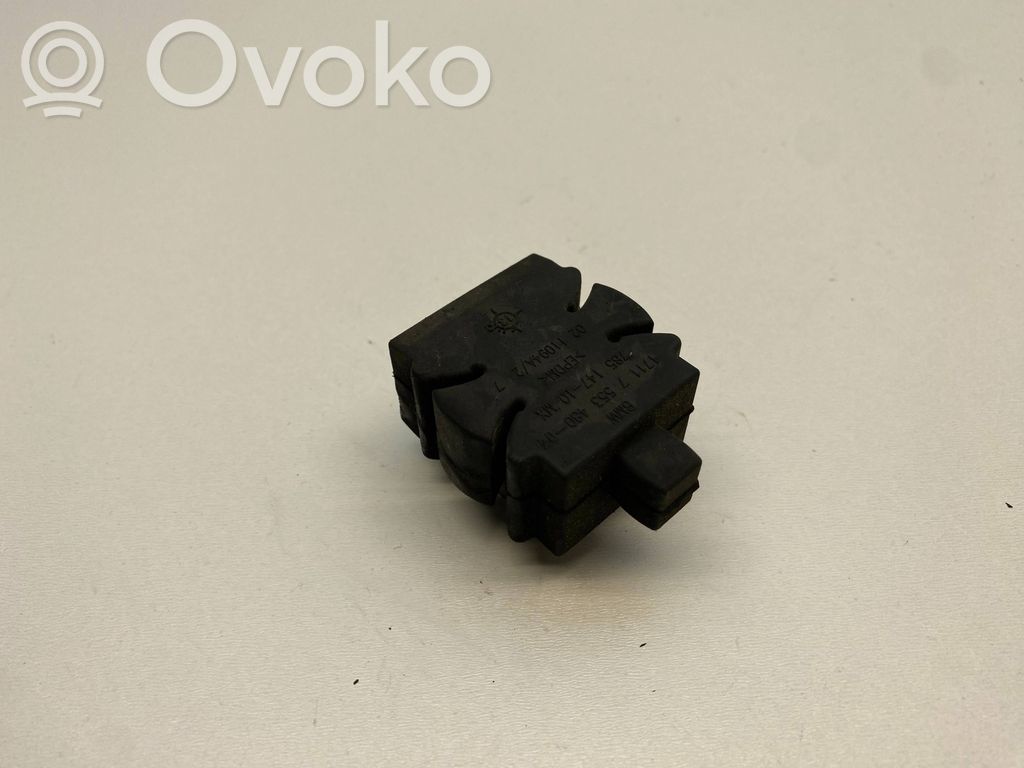 Radiator mount bracket   7553480,755348004