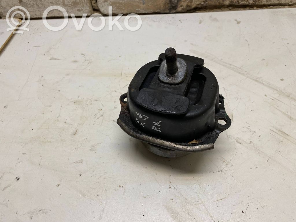 BMW X5 E70 Engine mount bracket 