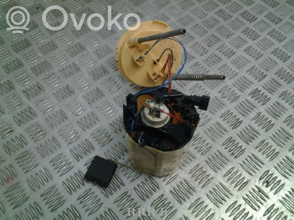BMW 1 E81 E87 Polttoainesäiliön pumppu 