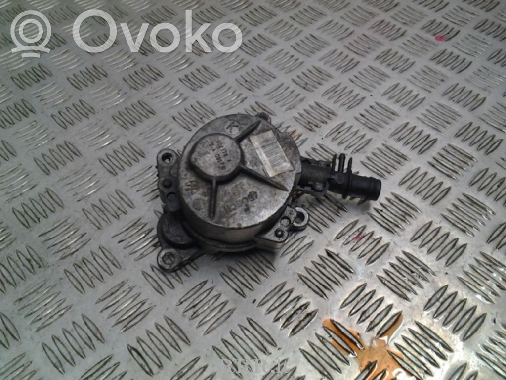 Renault Master III Vacuum pump 