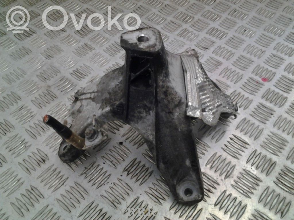 Audi S5 Facelift Engine mounting bracket 