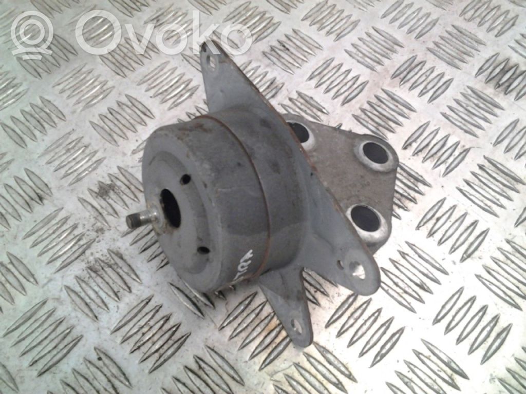 Opel Astra H Engine mount bracket 