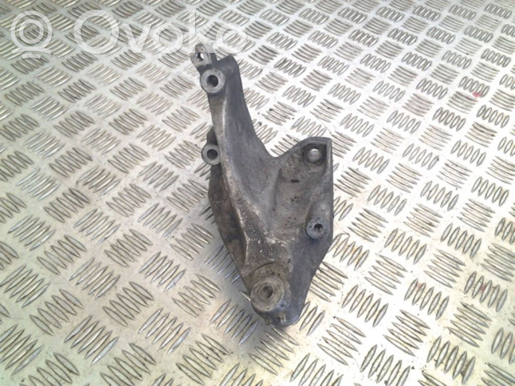 Volkswagen Crafter Engine mounting bracket 