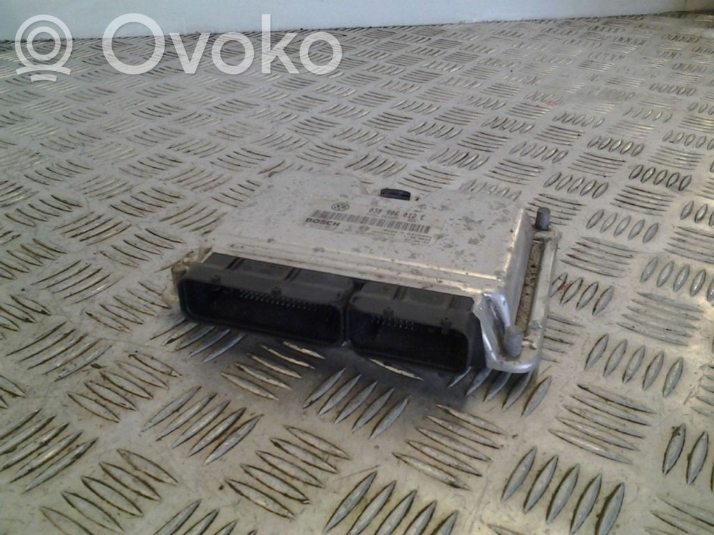 Volkswagen PASSAT B5.5 Engine control unit/module 
