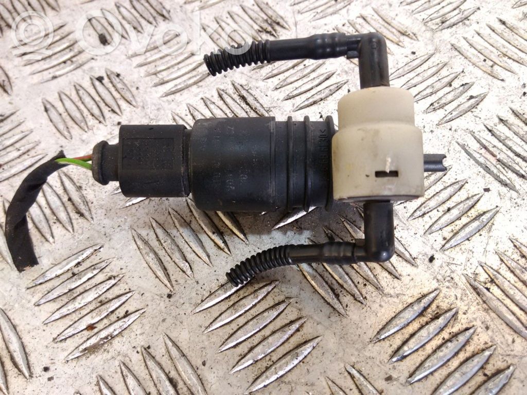 Audi A3 S3 A3 Sportback 8P Windscreen/windshield washer pump 