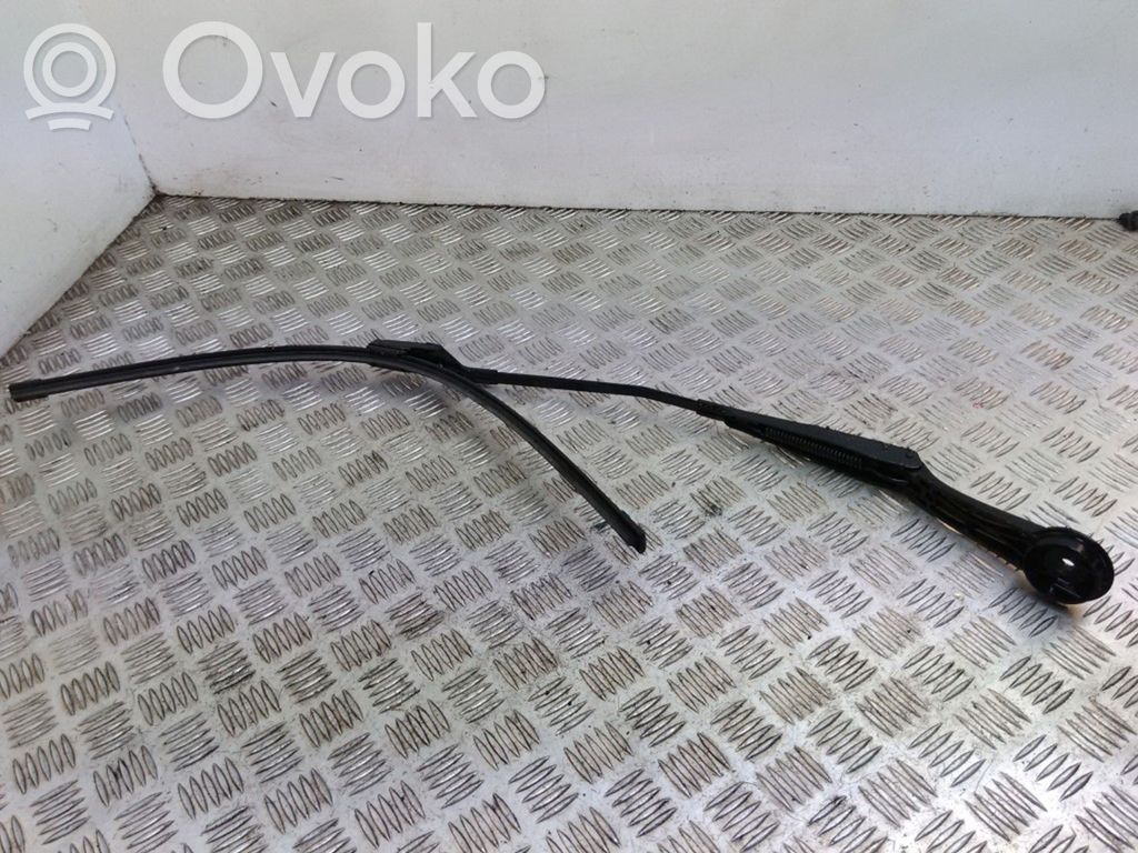 Ford Focus Front wiper blade arm 