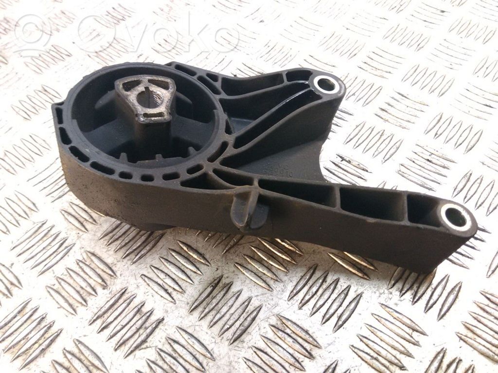 Opel Insignia A Engine mount bracket 