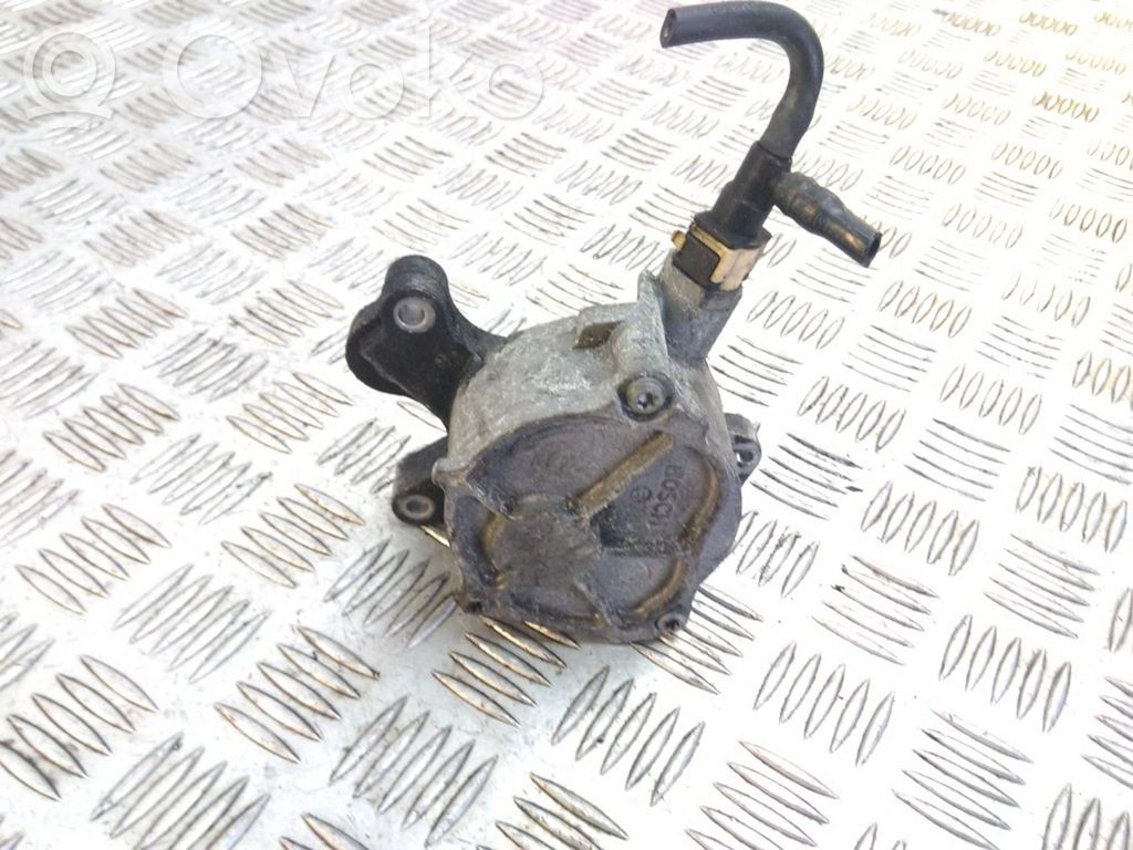 Ford Mondeo MK IV Vacuum pump 