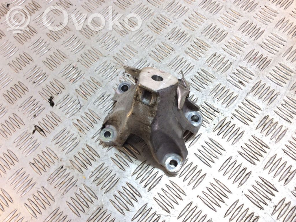 Audi Q5 SQ5 8R Engine mounting bracket 