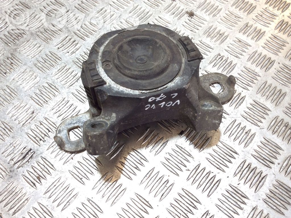 Volvo C70 Engine mount bracket 
