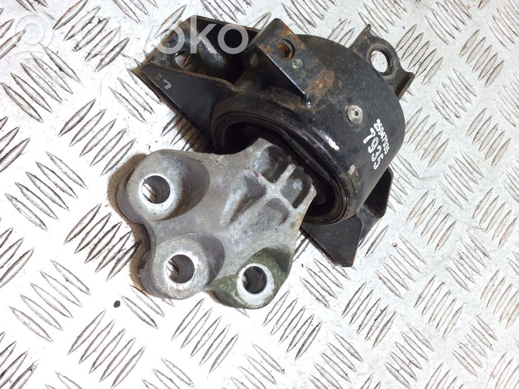 Opel Mokka Engine mount bracket 