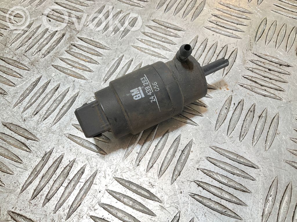 Opel Vectra C Windscreen/windshield washer pump 