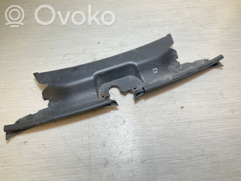 BMW X3 E83 Radiator trim 