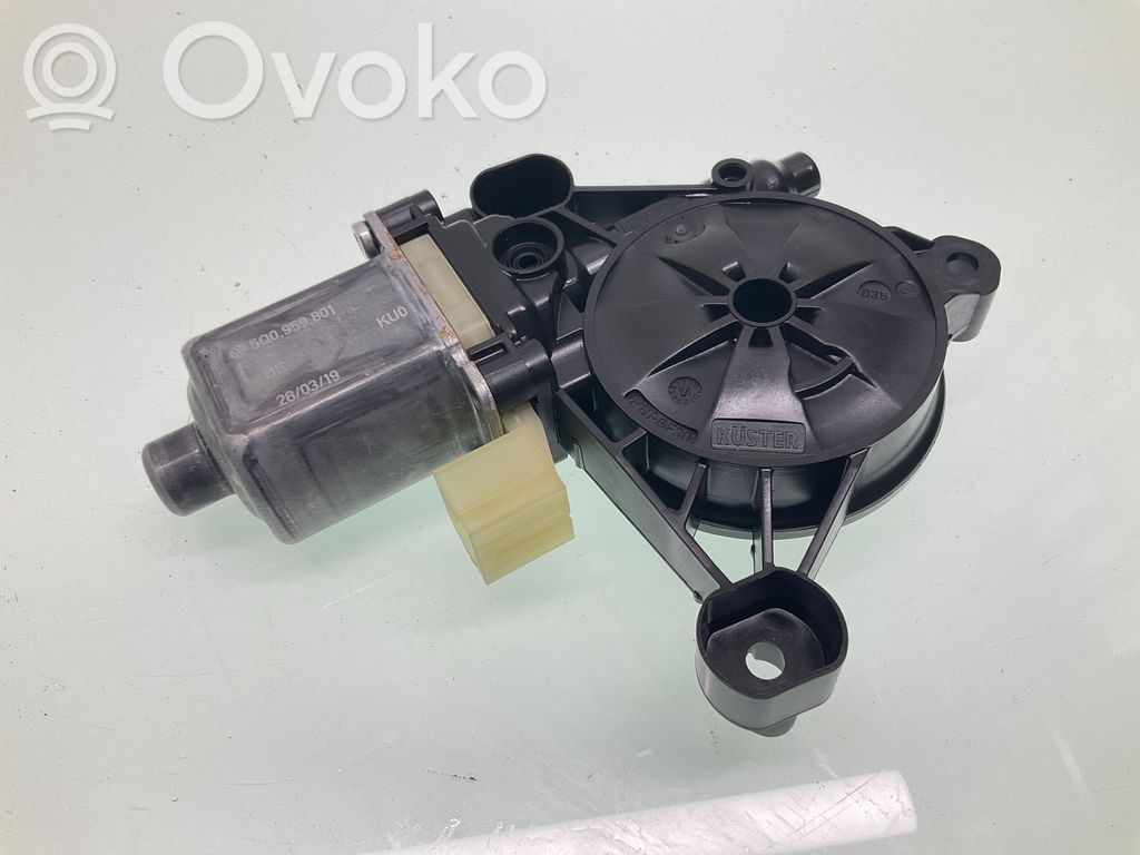 Audi Q3 F3 Galinis varikliukas langų pakėlėjo 