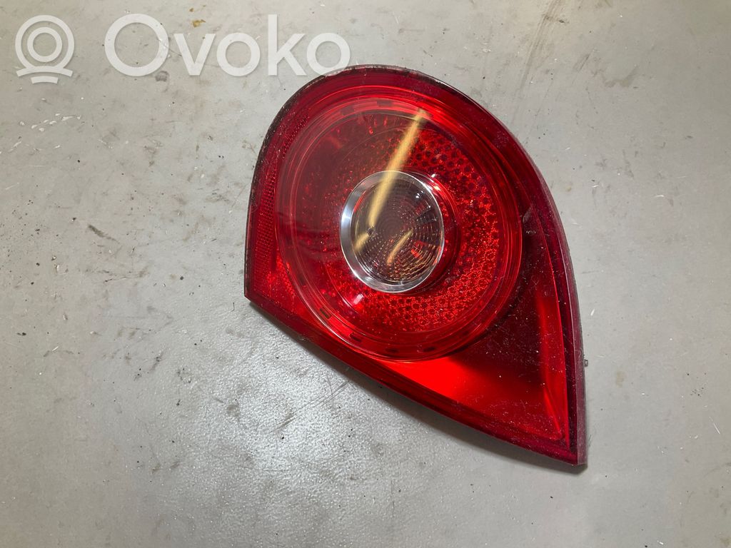 Lampy tylnej klapy bagażnika   1K6945094F,028500202A,6R0857538B,89072559