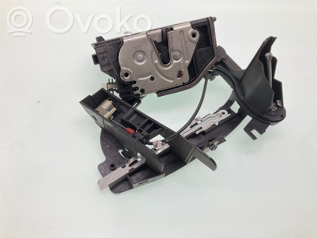 BMW 7 E65 E66 Etuoven ulkokahvan kehys 