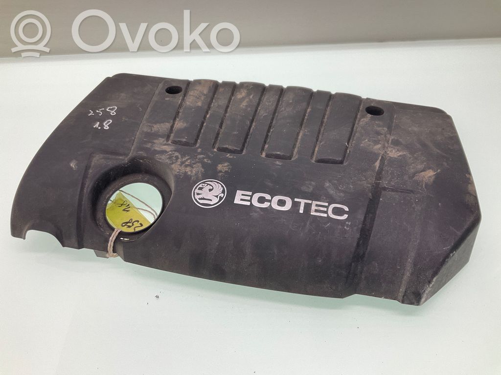 Opel Astra H Couvercle cache moteur 